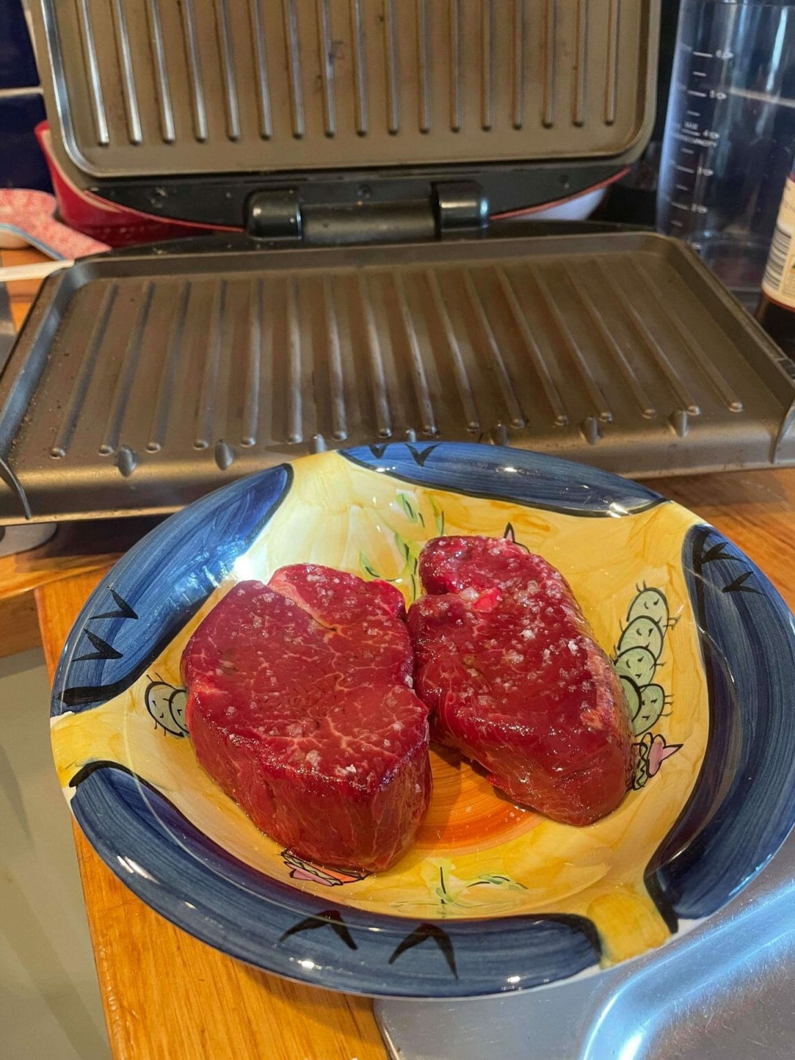 How to Cook Steak on a Foreman (6 Easy Steps to a Juicy and