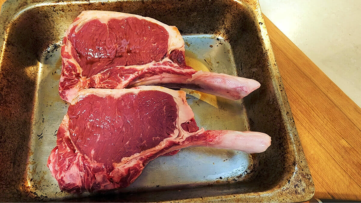 Fort Worth Ribeye vs Bone In Ribeye What's the Difference? Simply