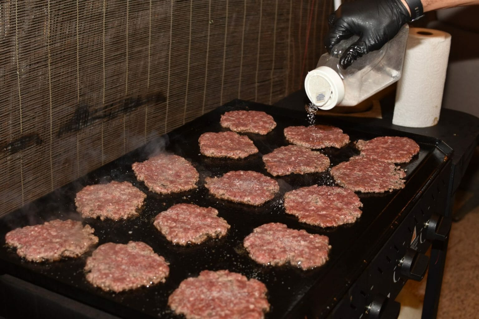 How to Clean a Flat Top Grill With Vinegar (3 Simple Steps) Simply