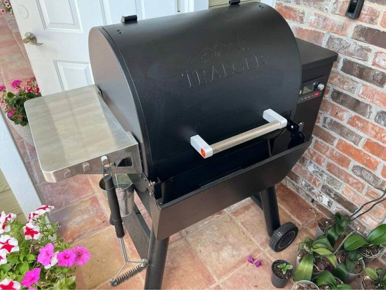 How To Clean Traeger Grill Grates (4 Easy Steps) Simply Meat Smoking