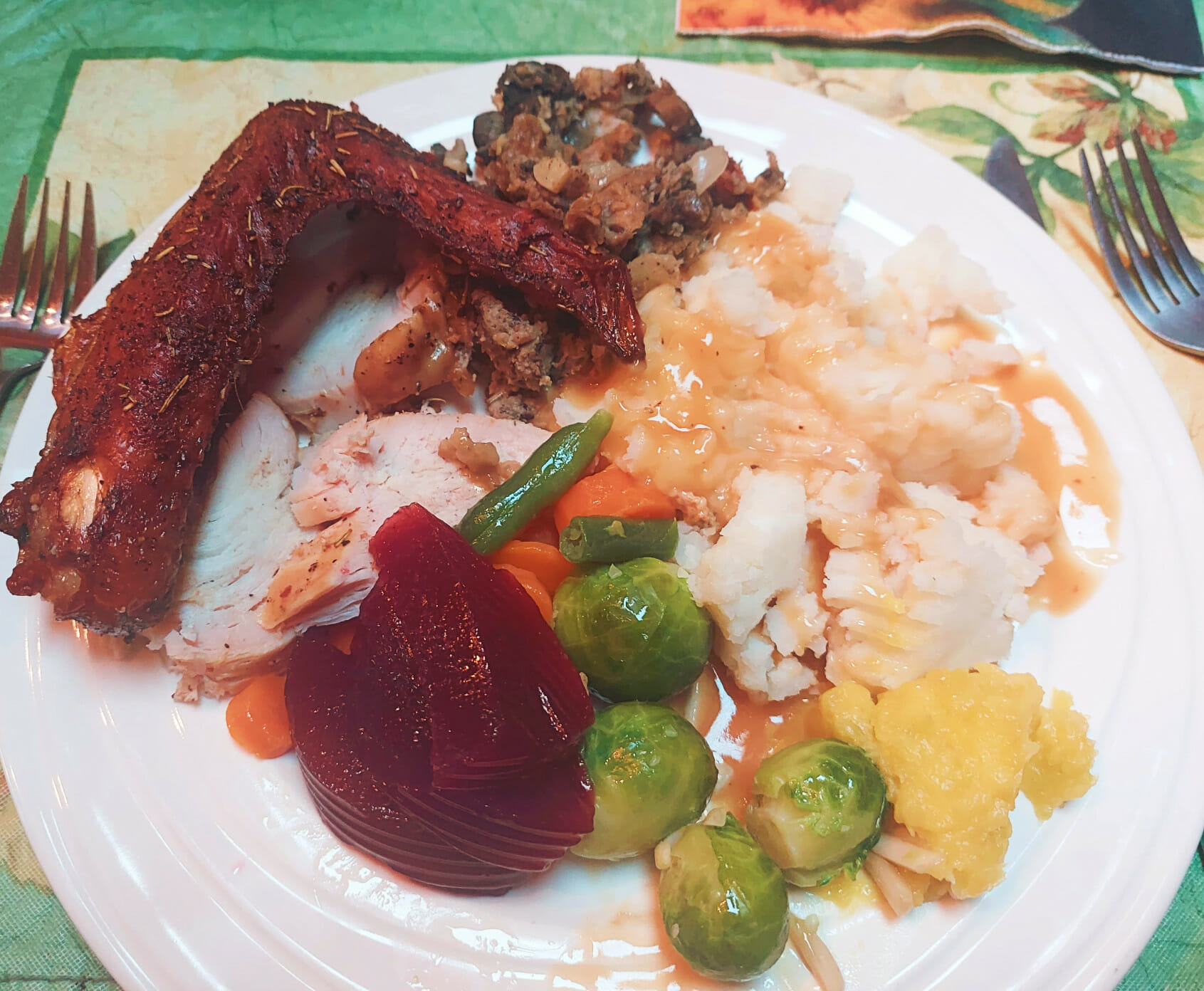 Traeger Smoked Spatchcock Turkey Recipe (5 Easy Steps) - Simply Meat ...